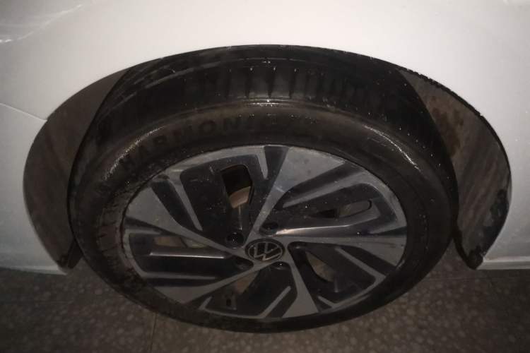 Used Volkswagen Bora 2023 200TSI DSG YueXing PRO Edition Left Front Wheel Hub