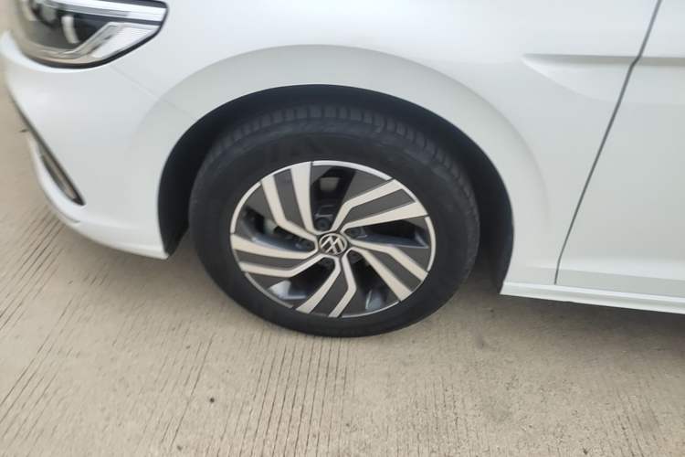 Used Volkswagen Bora 2023 200TSI DSG Smart Drive Version Left Front Wheel Hub