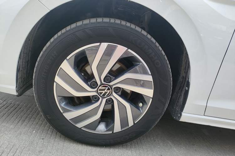 Used Volkswagen Bora 2023 200TSI DSG Enjoyment Edition Left Front Wheel Hub