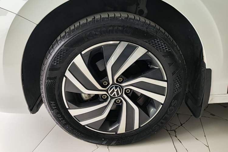 Used Volkswagen Bora 2023 200TSI DSG Enjoyment Edition Left Front Wheel Hub