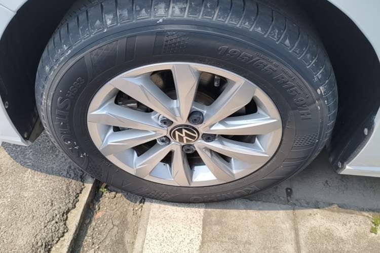 Used Volkswagen Bora 2023 200TSI DSG Comfort Edition Left Front Wheel Hub