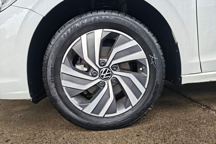 Used Volkswagen Bora 2023 200TSI DSG Enjoyment Edition Left Front Wheel Hub