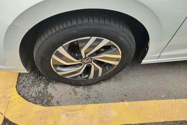 Used Volkswagen Bora 2023 200TSI DSG Enjoyment Edition Left Front Wheel Hub