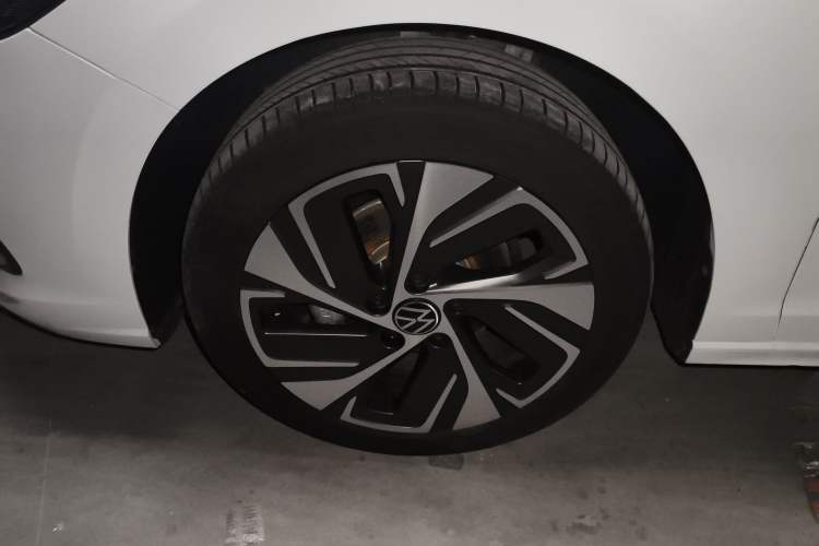 Used Volkswagen Bora 2023 200TSI DSG YueXing PRO Edition Left Front Wheel Hub