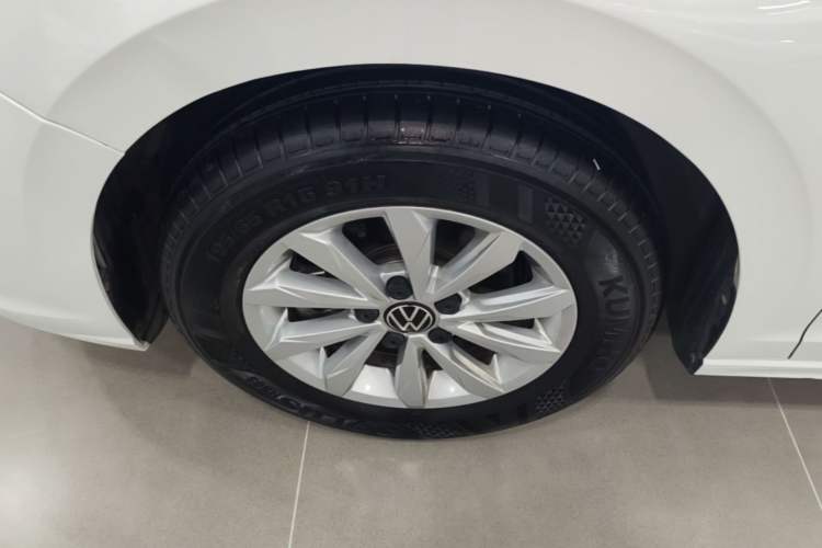 Used Volkswagen Bora 2023 1.5L Automatic Changer Limited Edition Left Front Wheel Hub