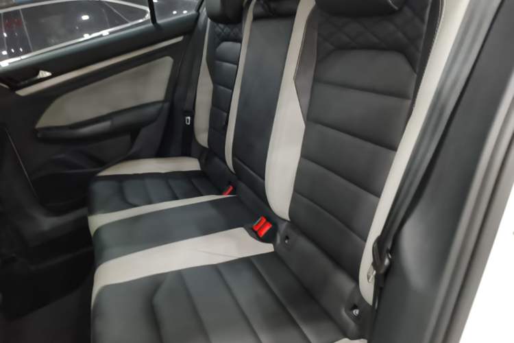 Used Volkswagen Bora 2023 300TSI DSG Prestige Edition Left Rear Seat
