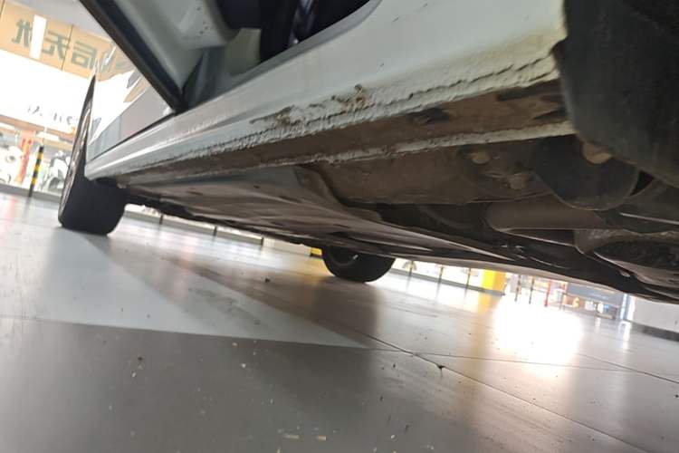 Used Volkswagen Bora 2023 300TSI DSG Prestige Edition Left Side Sill