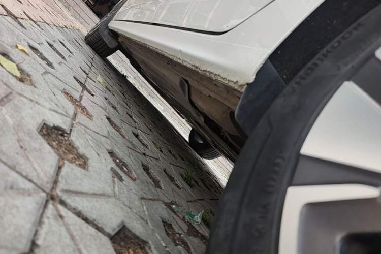 Used Volkswagen Bora 2023 300TSI DSG Prestige Edition Left Side Sill