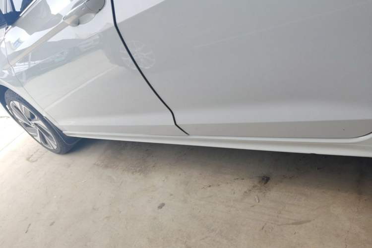 Used Volkswagen Bora 2023 200TSI DSG Smart Drive Version Left Side Sill