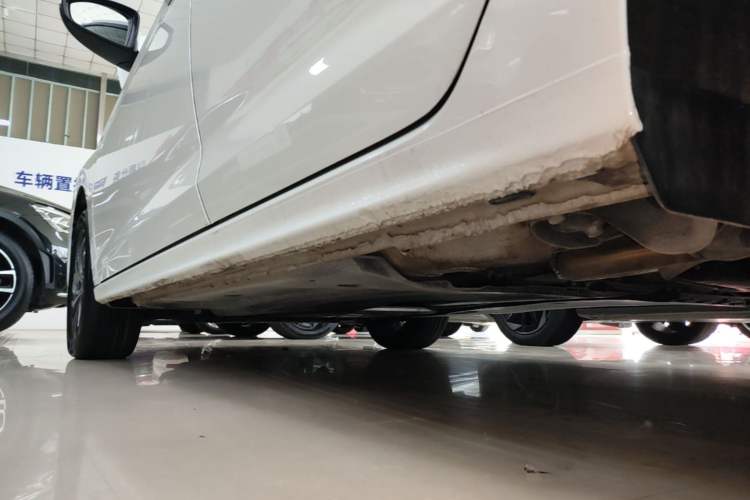 Used Volkswagen Bora 2023 280TSI DSG Comfort Edition Left Side Sill