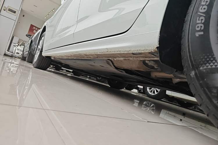 Used Volkswagen Bora 2023 1.5L Automatic Changer Limited Edition Left Side Sill