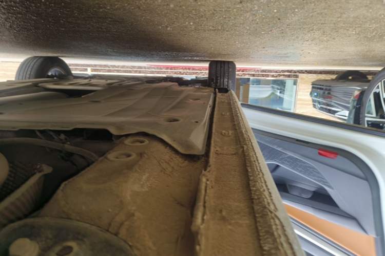 Used Volkswagen Bora 2023 280TSI DSG Comfort Edition Left Side Sill