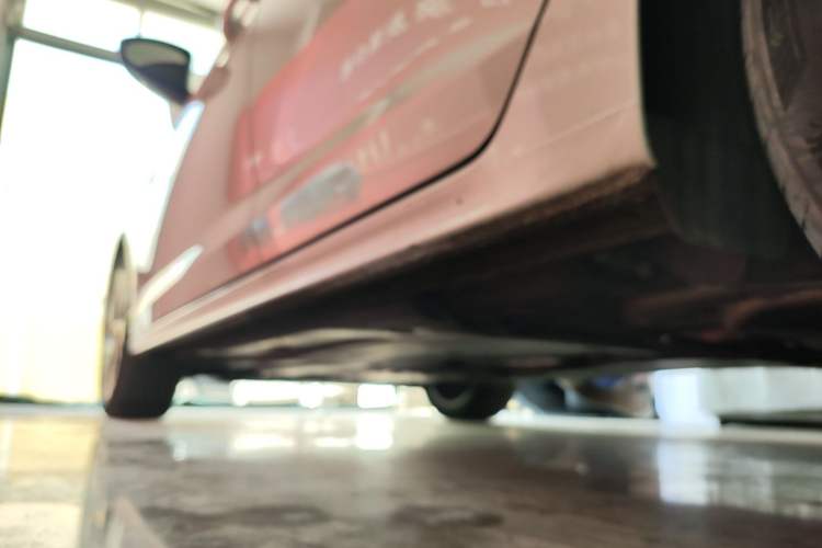 Used Volkswagen Bora 2023 300TSI DSG Prestige Edition Left Side Sill