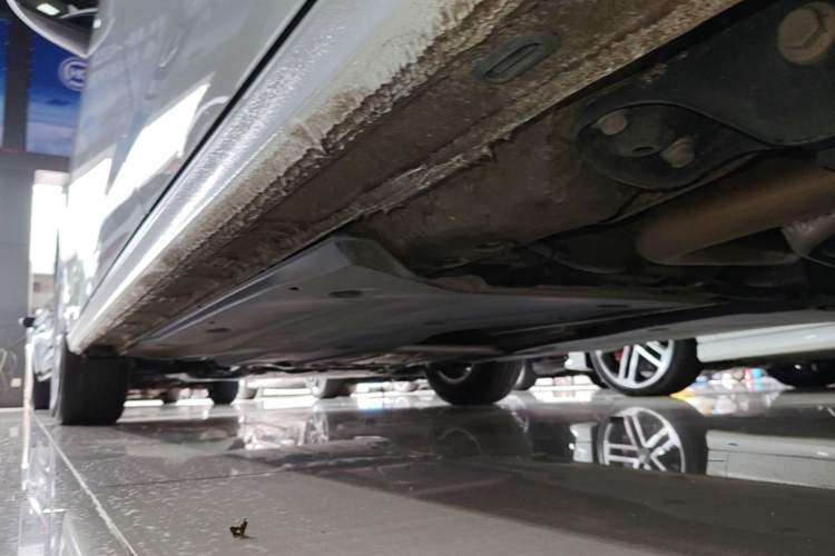 Used Volkswagen Bora 2023 200TSI DSG Comfort Edition Left Side Sill