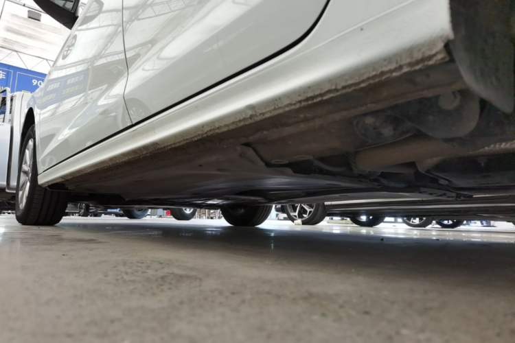 Used Volkswagen Bora 2023 200TSI DSG Comfort Edition Left Side Sill