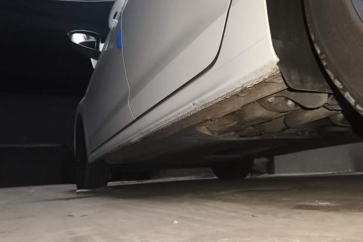 Used Volkswagen Bora 2023 200TSI DSG YueXing PRO Edition Left Side Sill