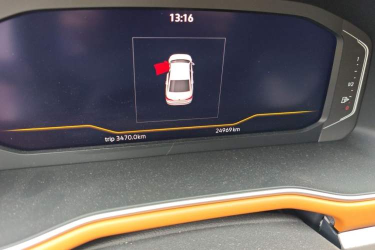 Used Volkswagen Bora 2023 200TSI DSG Smart Drive Version Odometer Close Up