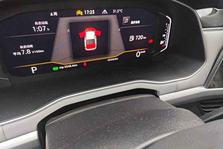 Used Volkswagen Bora 2023 280TSI DSG Prestige Edition Odometer Close Up