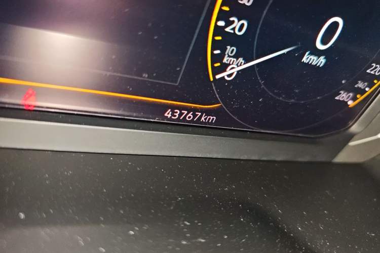 Used Volkswagen Bora 2023 300TSI DSG Prestige Edition Odometer Close Up