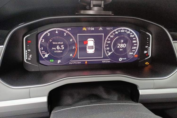 Used Volkswagen Bora 2023 300TSI DSG Prestige Edition Odometer Close Up