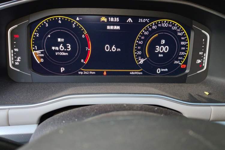 Used Volkswagen Bora 2023 280TSI DSG Prestige Edition Odometer Close Up