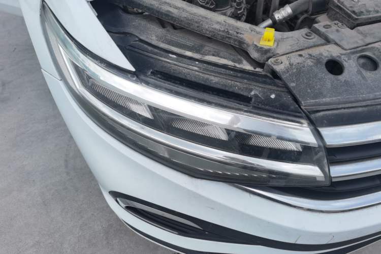 Used Volkswagen Bora 2023 200TSI DSG Comfort Edition Right Front Headlight
