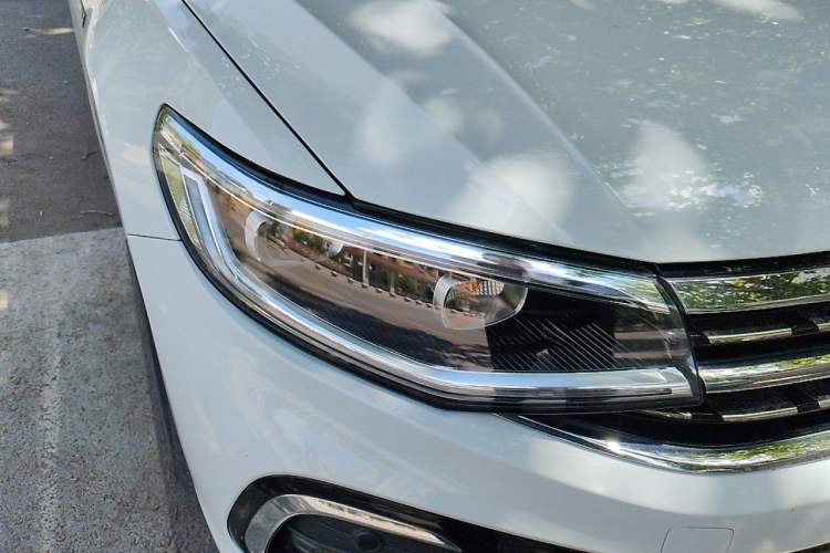 Used Volkswagen Bora 2023 200TSI DSG YueXing PRO Edition Right Front Headlight