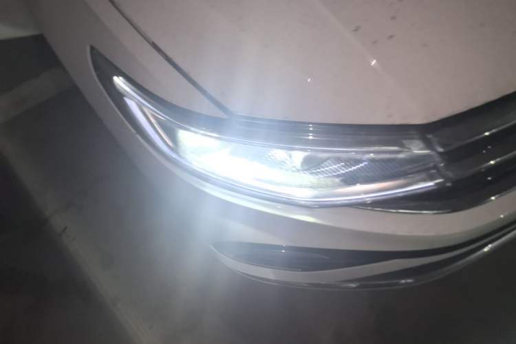 Used Volkswagen Bora 2023 280TSI DSG Comfort Edition Right Front Headlight