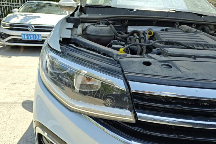 Used Volkswagen Bora 2023 200TSI DSG Enjoyment Edition Right Front Headlight