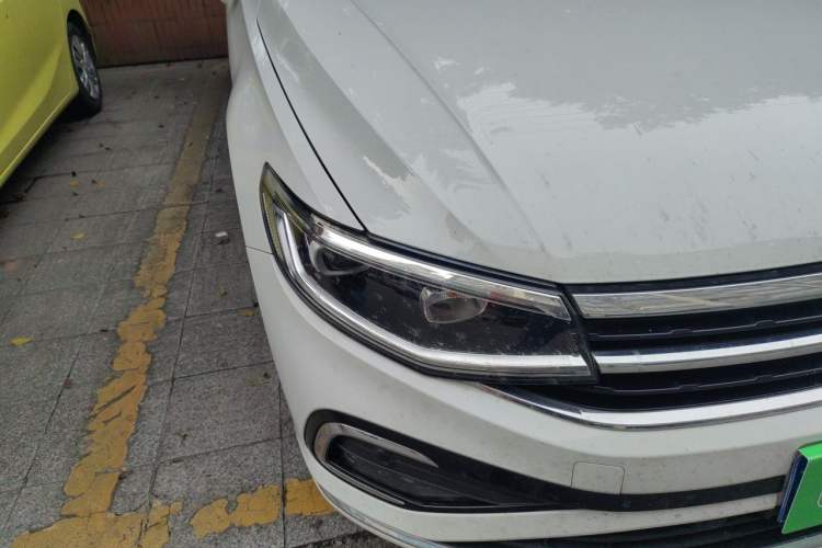 Used Volkswagen Bora 2023 280TSI DSG Comfort Edition Right Front Headlight