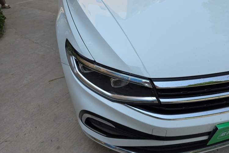 Used Volkswagen Bora 2023 Revised Version 200TSI DSG YueXing PRO Edition Right Front Headlight
