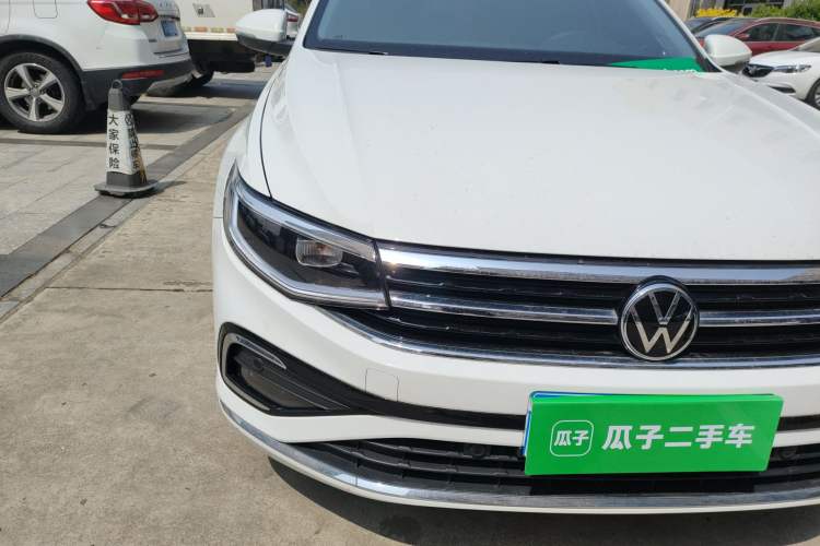 Used Volkswagen Bora 2023 200TSI DSG SmartDrive PRO Edition Right Front Headlight
