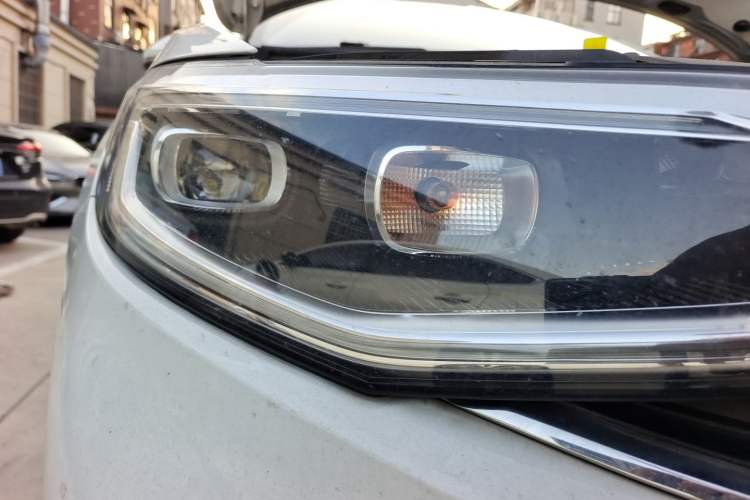 Used Volkswagen Bora 2023 300TSI DSG Prestige Edition Right Front Headlight