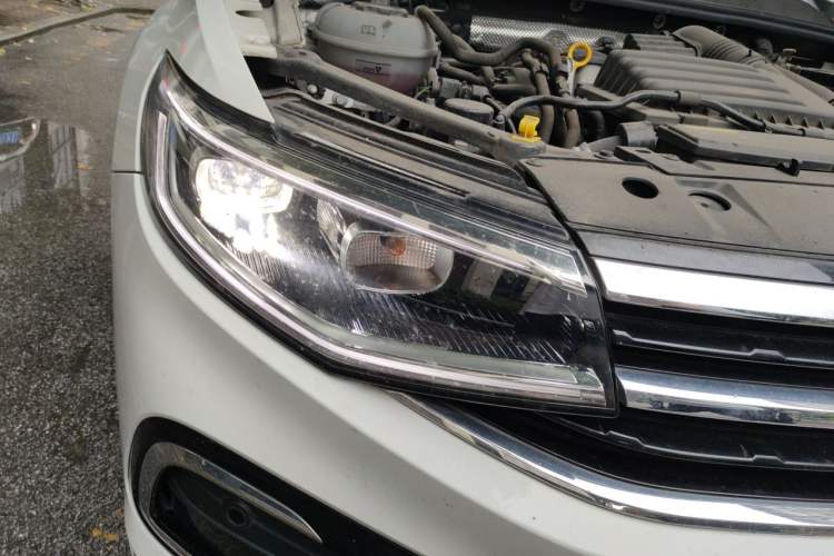 Used Volkswagen Bora 2023 200TSI DSG Enjoyment Edition Right Front Headlight