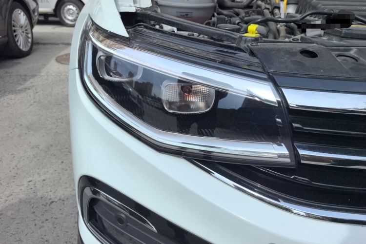 Used Volkswagen Bora 2023 200TSI DSG YueXing PRO Edition Right Front Headlight