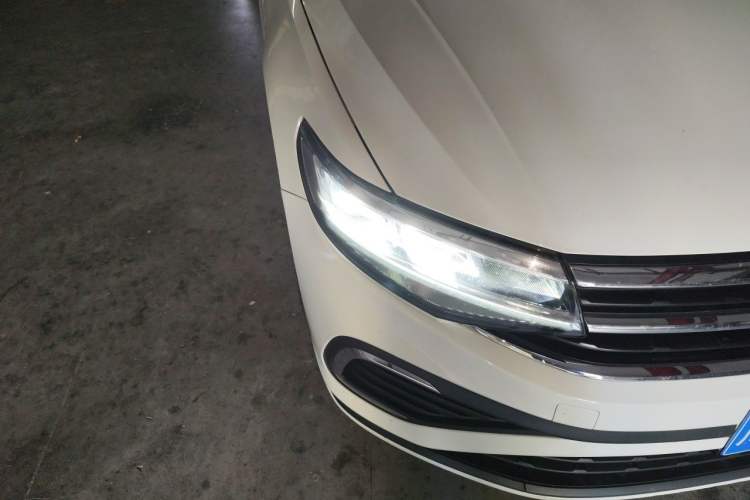 Used Volkswagen Bora 2023 1.5L Automatic Changer Limited Edition Right Front Headlight