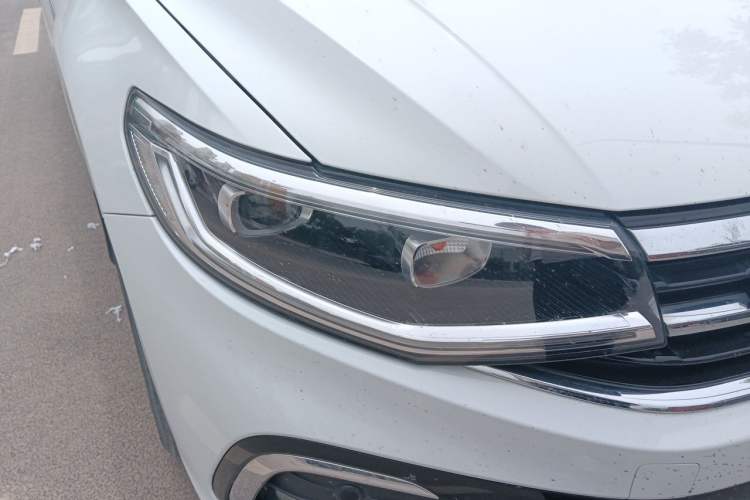 Used Volkswagen Bora 2023 300TSI DSG Prestige Edition Right Front Headlight
