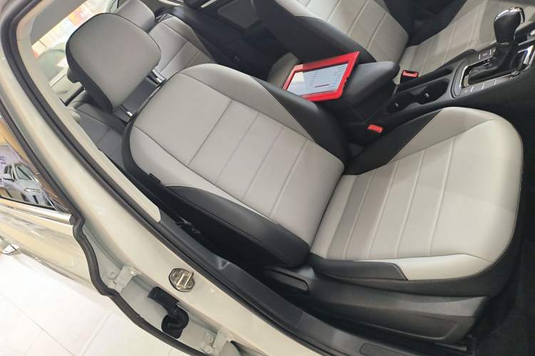 Used Volkswagen Bora 2023 200TSI DSG SmartDrive PRO Edition Right Front Seat