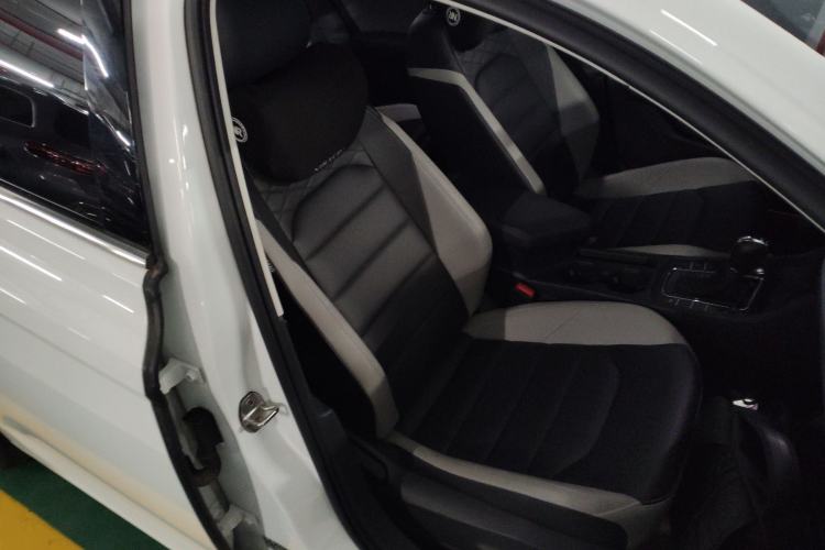 Used Volkswagen Bora 2023 300TSI DSG Prestige Edition Right Front Seat