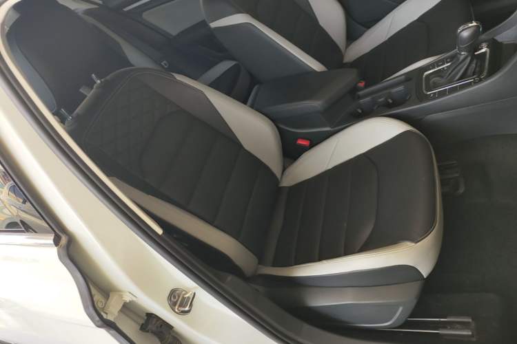 Used Volkswagen Bora 2023 300TSI DSG Prestige Edition Right Front Seat