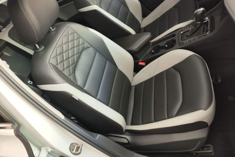 Used Volkswagen Bora 2023 300TSI DSG Prestige Edition Right Front Seat