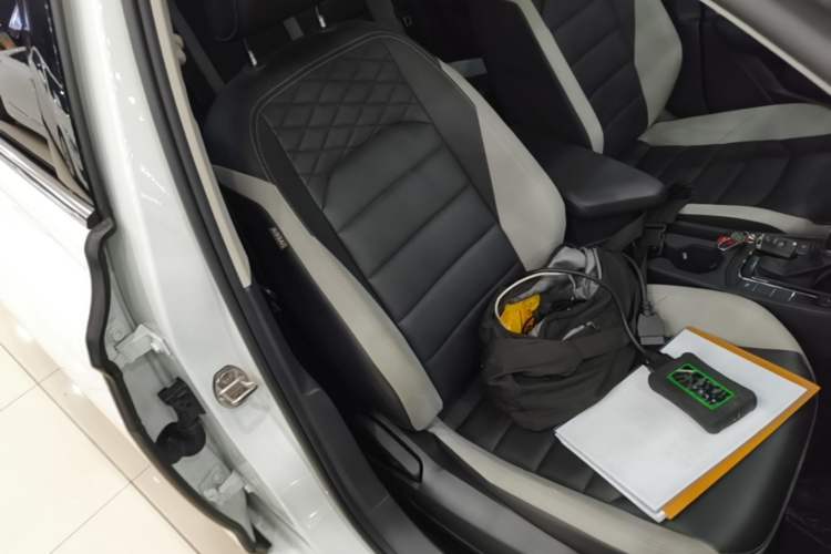 Used Volkswagen Bora 2023 300TSI DSG Prestige Edition Right Front Seat