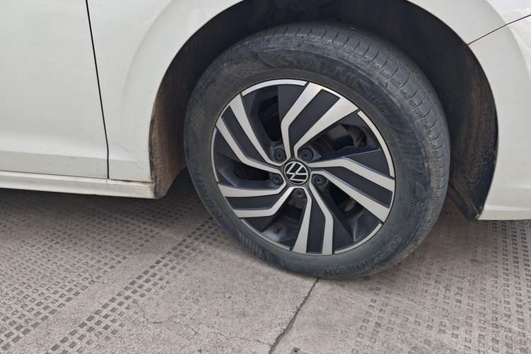 Used Volkswagen Bora 2023 200TSI DSG Enjoyment Edition Right Front Wheel Hub