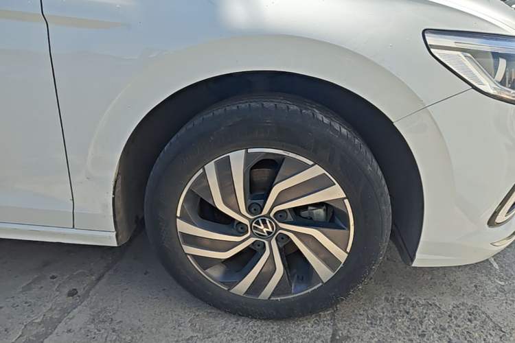 Used Volkswagen Bora 2023 200TSI DSG Enjoyment Edition Right Front Wheel Hub