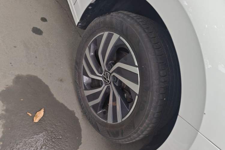 Used Volkswagen Bora 2023 200TSI DSG Enjoyment Edition Right Front Wheel Hub