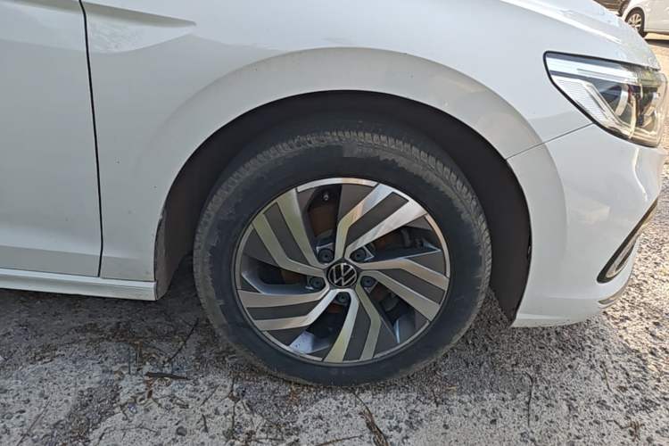 Used Volkswagen Bora 2023 200TSI DSG Enjoyment Edition Right Front Wheel Hub