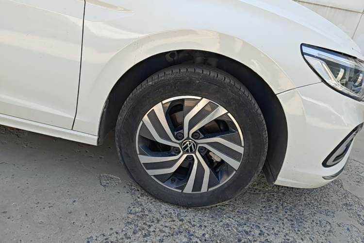 Used Volkswagen Bora 2023 200TSI DSG Enjoyment Edition Right Front Wheel Hub