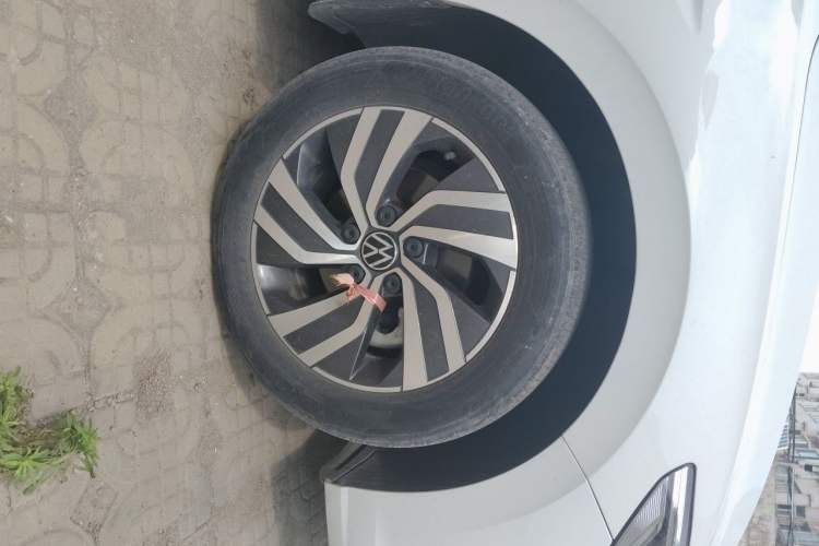 Used Volkswagen Bora 2023 200TSI DSG Enjoyment Edition Right Front Wheel Hub