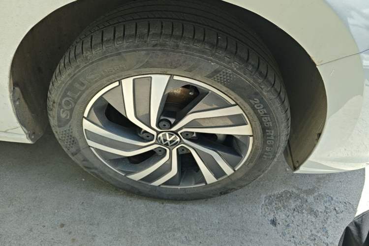 Used Volkswagen Bora 2023 200TSI DSG Enjoyment Edition Right Front Wheel Hub