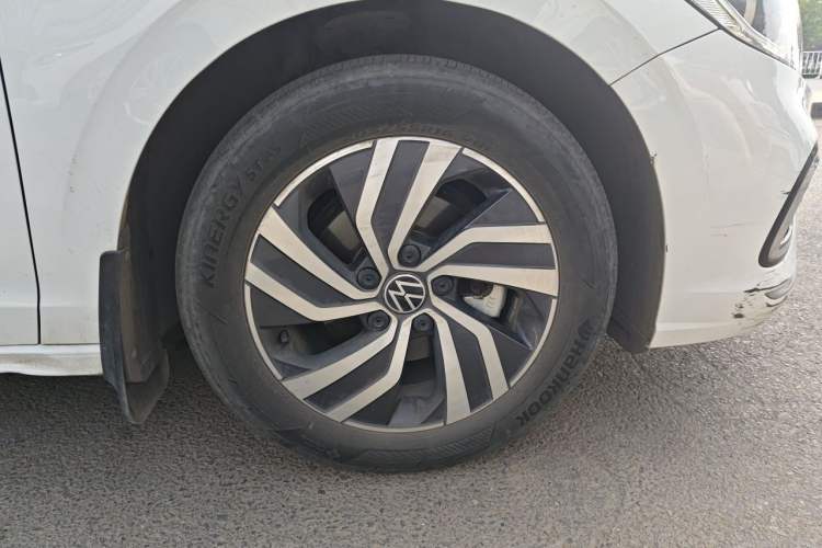 Used Volkswagen Bora 2023 200TSI DSG Smart Drive Version Right Front Wheel Hub